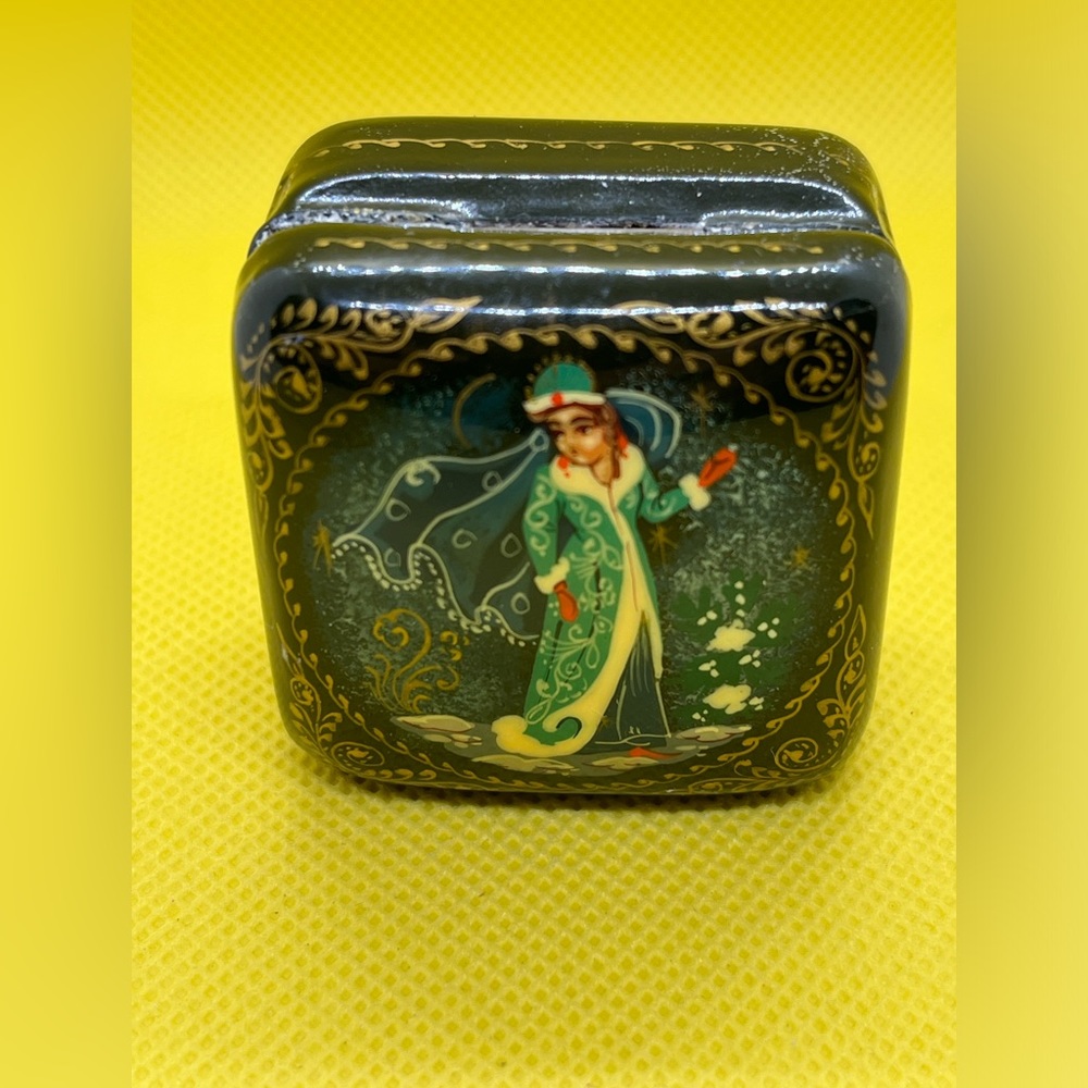 Vintage Russian Black Lacquer Wooden Mini Trinket Box Hand Painted Snowmaiden